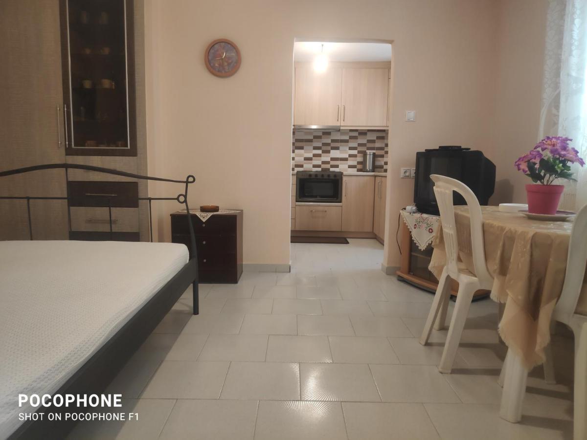 κεντρικό, άνετο και ζεστό * Kamena Vourla